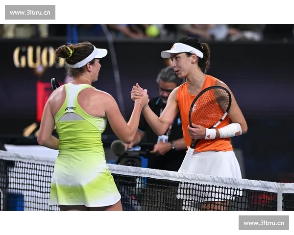 探索职业网球赛的激烈竞争与运动员背后的坚持与挑战 - 副本