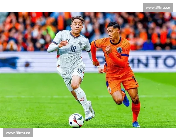 昨日足球焦点大战引爆全场激情球迷狂欢见证逆转绝杀经典之夜巅峰 - 副本 (2)