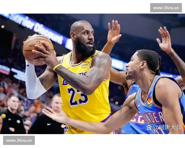 精彩对决:湖人逆转勇士险胜晋级季后赛 施罗德关键三分助力胜利 - 副本 (2)